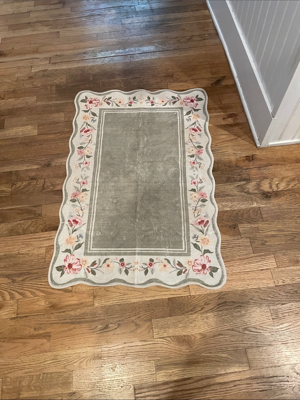 Amazon Essentials Floral Border Bath Rug in Gray, White, Pink